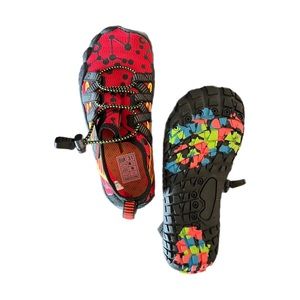 Ubfen Boys Water Shoes Size 13. Great Condition.